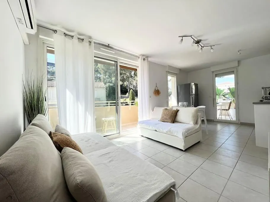 公寓 Paisible Appartement Avec Piscine 拉西约塔